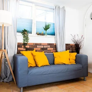 Apartment Spacious In Urban Location, Hamburg