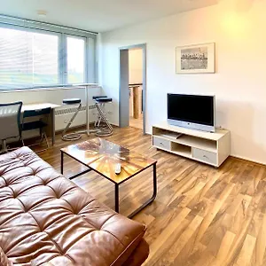 domspitzen-blick-cooles-2-zimmer-apt-mit-kche-und-schwimmbad.topcolognehotels.com/
