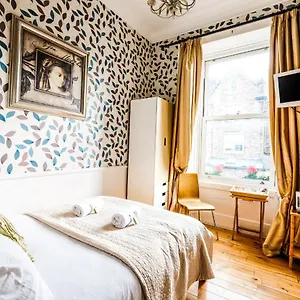 Balmore 3*, Edinburgh Velká Británie